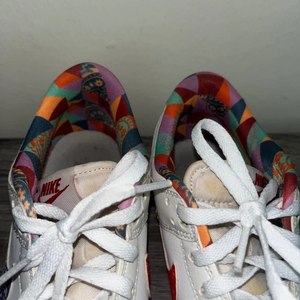 Nike Dunk Low SE Men's White Paisley Swoosh Multicolored Sz 6Y FN6913‎ 141